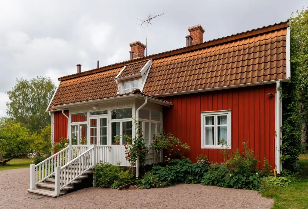 Experienced Roof Repair professionals at work